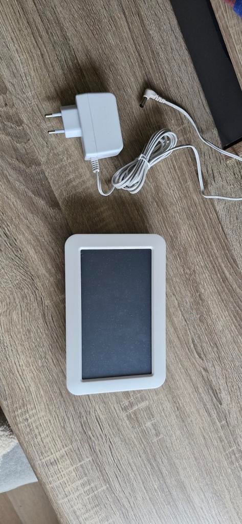 Eneco Toon slimme thermostaat met adapter, Ophalen of Verzenden, Slimme thermostaat, Gebruikt