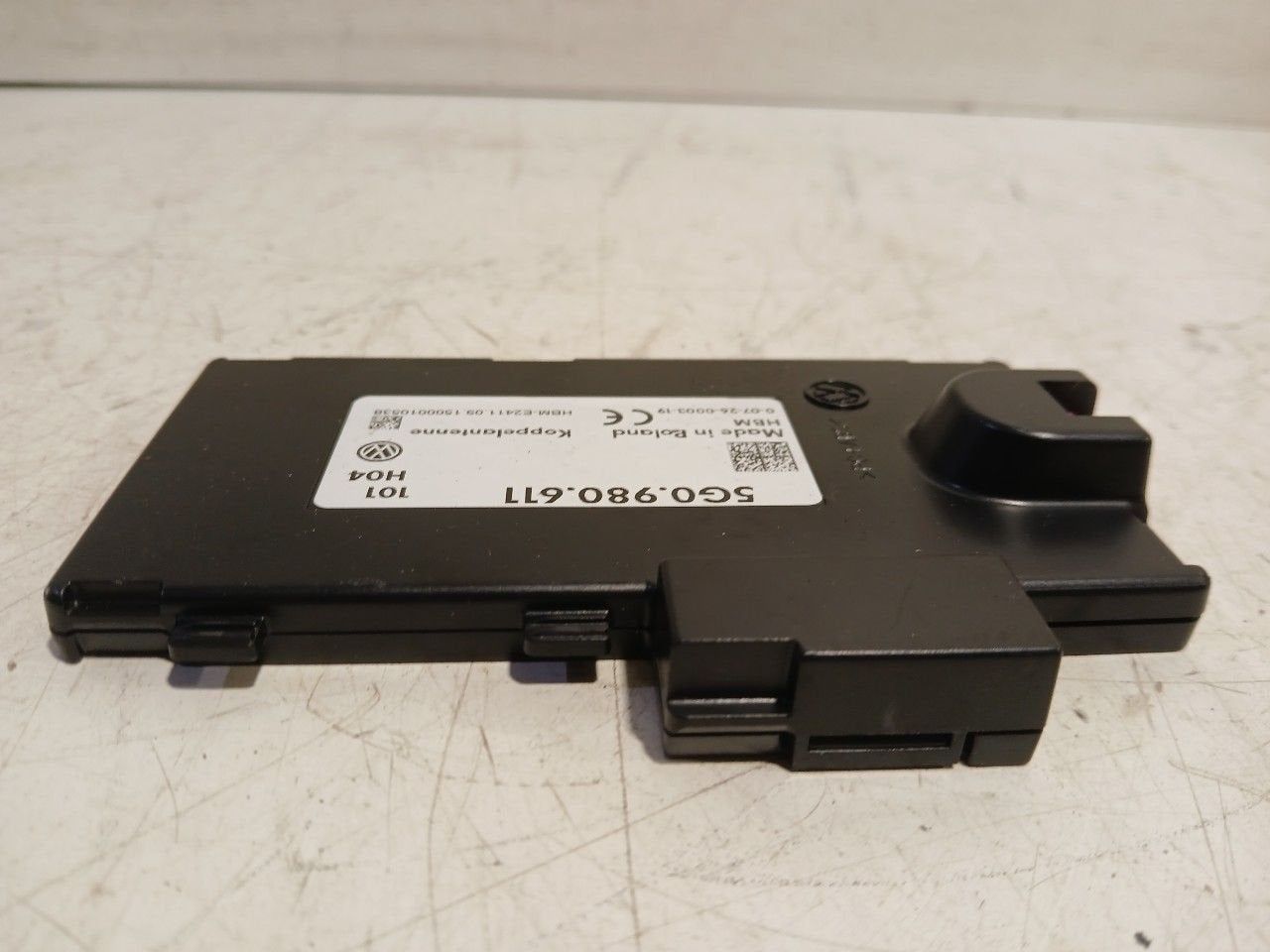 Antenne versterker Volkswagen Passat, Ophalen of Verzenden, Van der Ven Autorecycling B.V., Onderdelen@venauto.nl, Ettenseweg 76, 4706 PB Roosendaal, The Netherlands