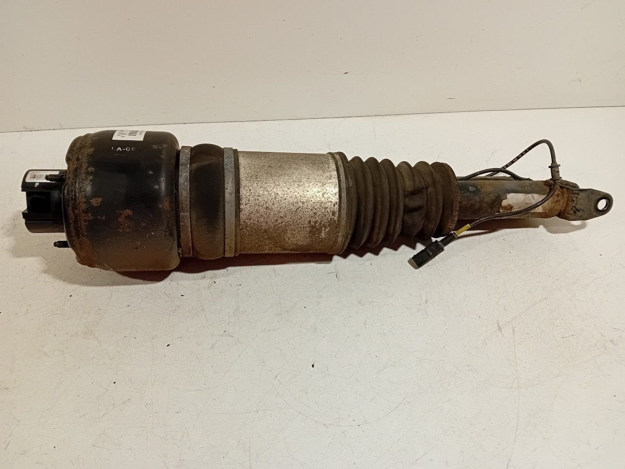 Veerpoot links voor Mercedes-Benz E-Klasse, Onderdelen@venauto.nl, Van der Ven Autorecycling B.V., Gebruikt, Ettenseweg 76, 4706 PB Roosendaal, The Netherlands