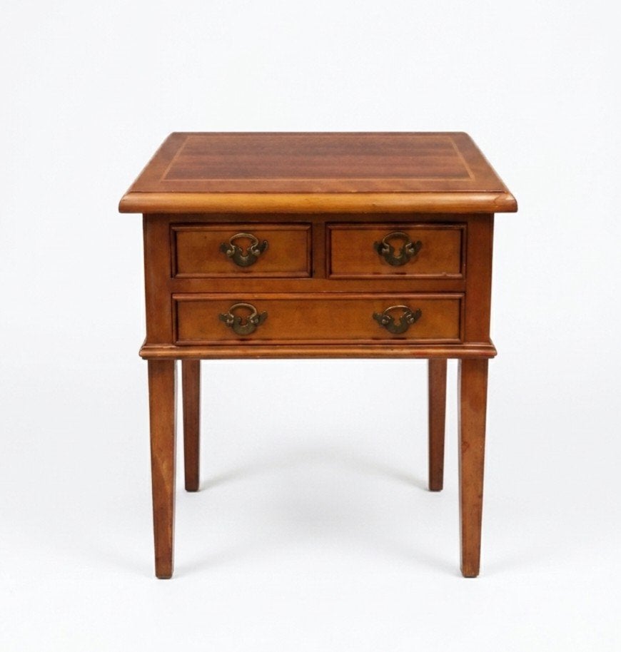 Klassieke vintage ladekast bijzettafel ladekastje wijntafel, Antiek en Kunst, Ophalen of Verzenden