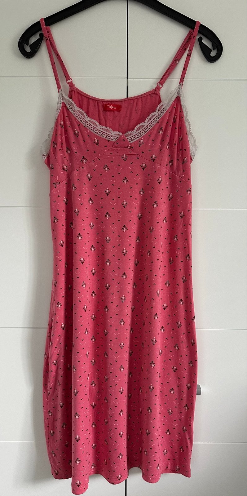 Roze Tissaia nachtjapon met kant maat M, Kleding | Dames, Pyjama's, Verzenden, Zo goed als nieuw, Maat 38/40 (M)