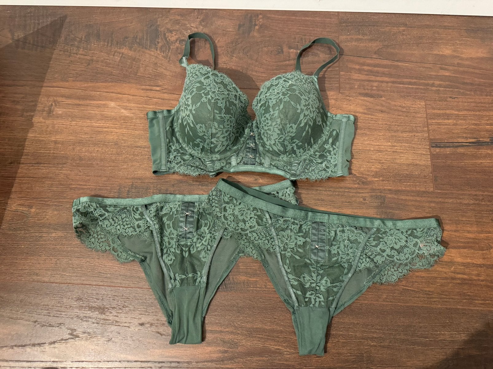Hunkemoller BH 85D met 2 strings maat L, Ophalen of Verzenden, Groen, Setje
