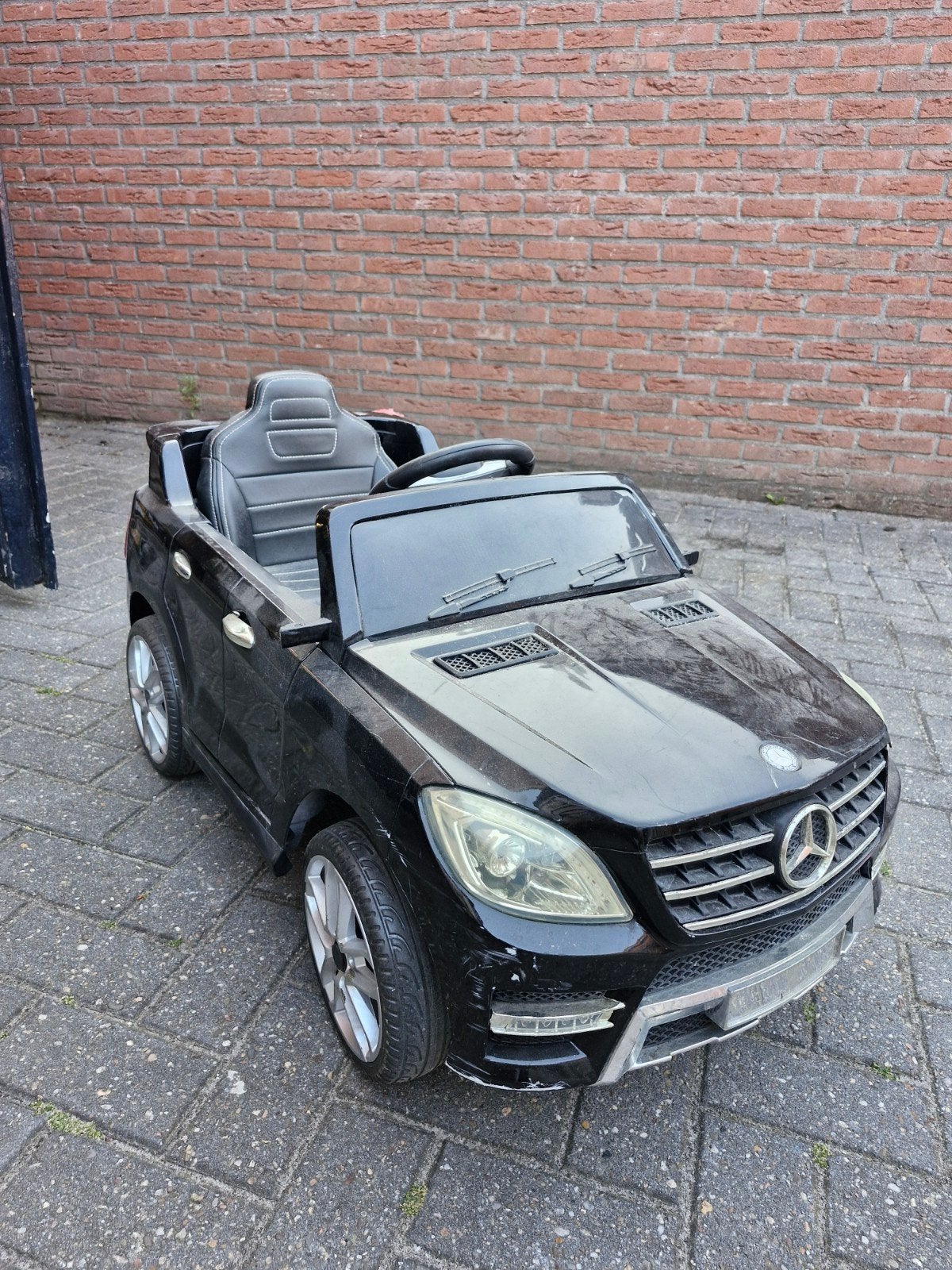 Mercedes ML350 kinderauto (moet nieuwe accu in), Ophalen, Gebruikt