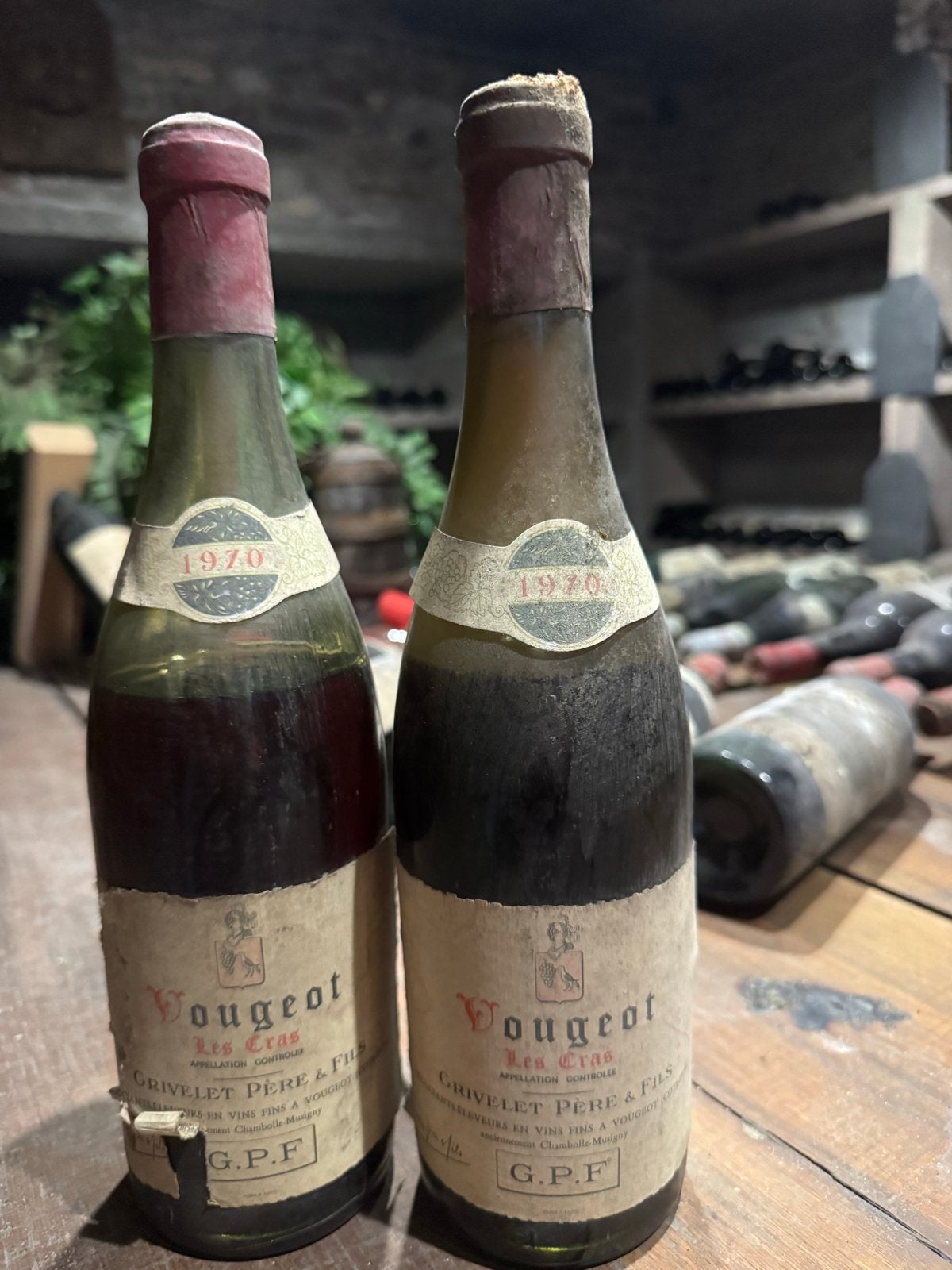 2 flessen Vougeot Les Cras 1970 - Aangetaste kurken, Gebruikt, Frankrijk, Ophalen of Verzenden, Rode wijn