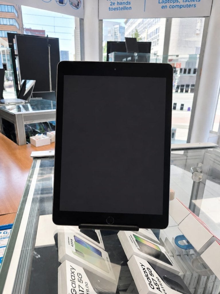 iPad 2020 8th Gen 32GB WiFi/4G Space Gray, Apple, Apple, Ophalen of Verzenden, Zo goed als nieuw
