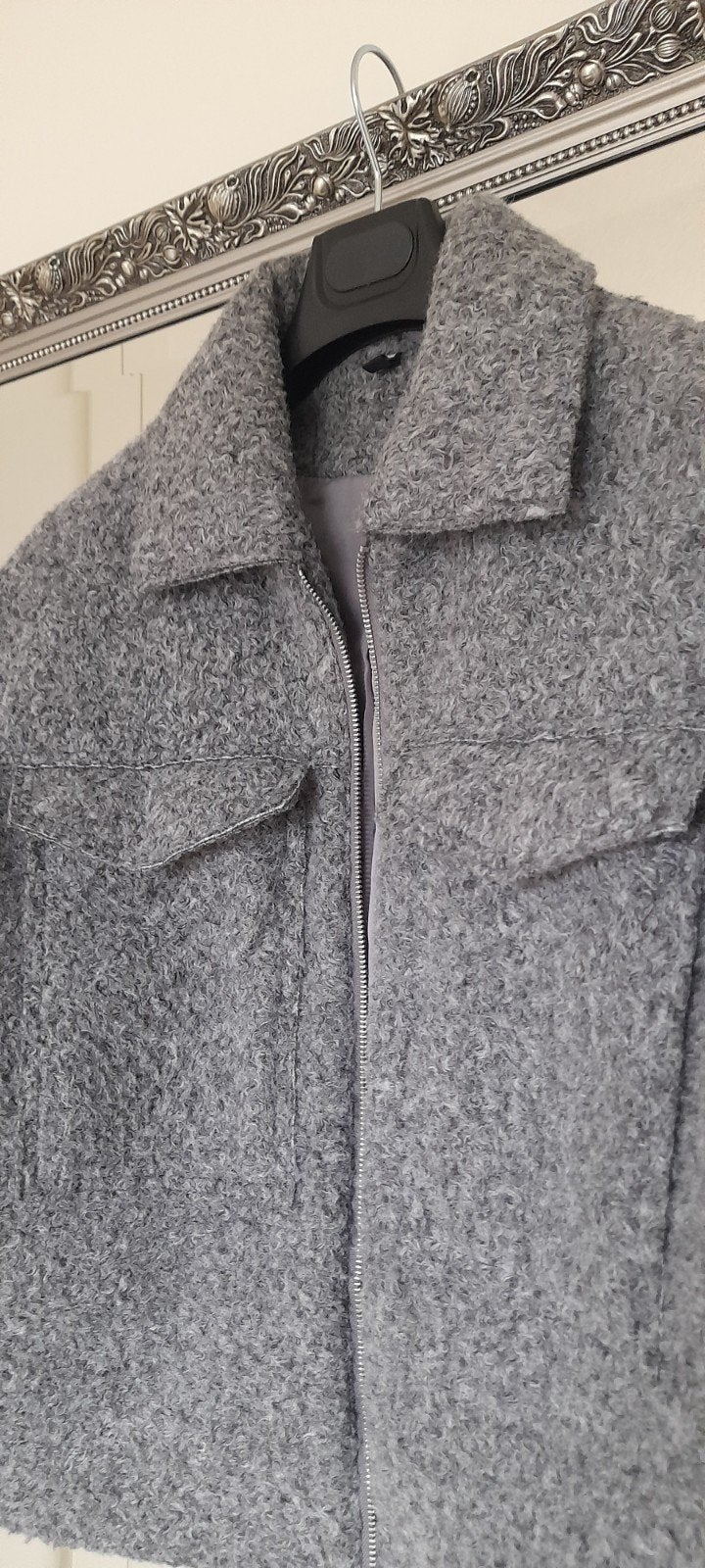 Stijlvol grijs bouclé jack - Maat M, Kleding | Dames, Zo goed als nieuw, Grijs, Hema, Ophalen