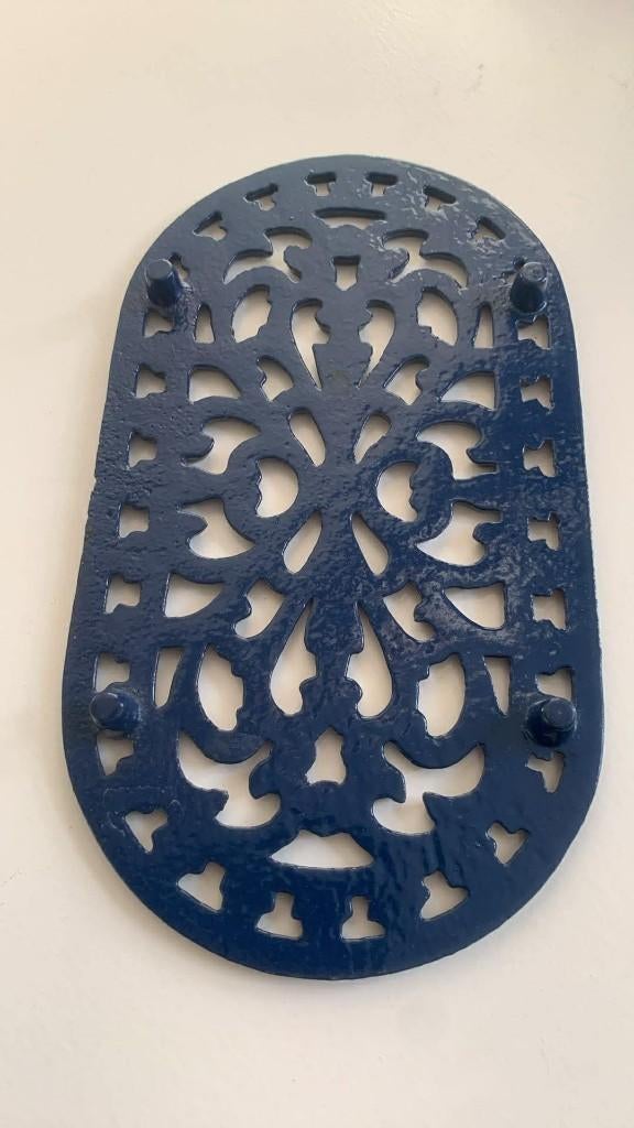 Smeedijzeren treefje (onderzetter), Antiek en Kunst, Curiosa en Brocante, Ophalen of Verzenden