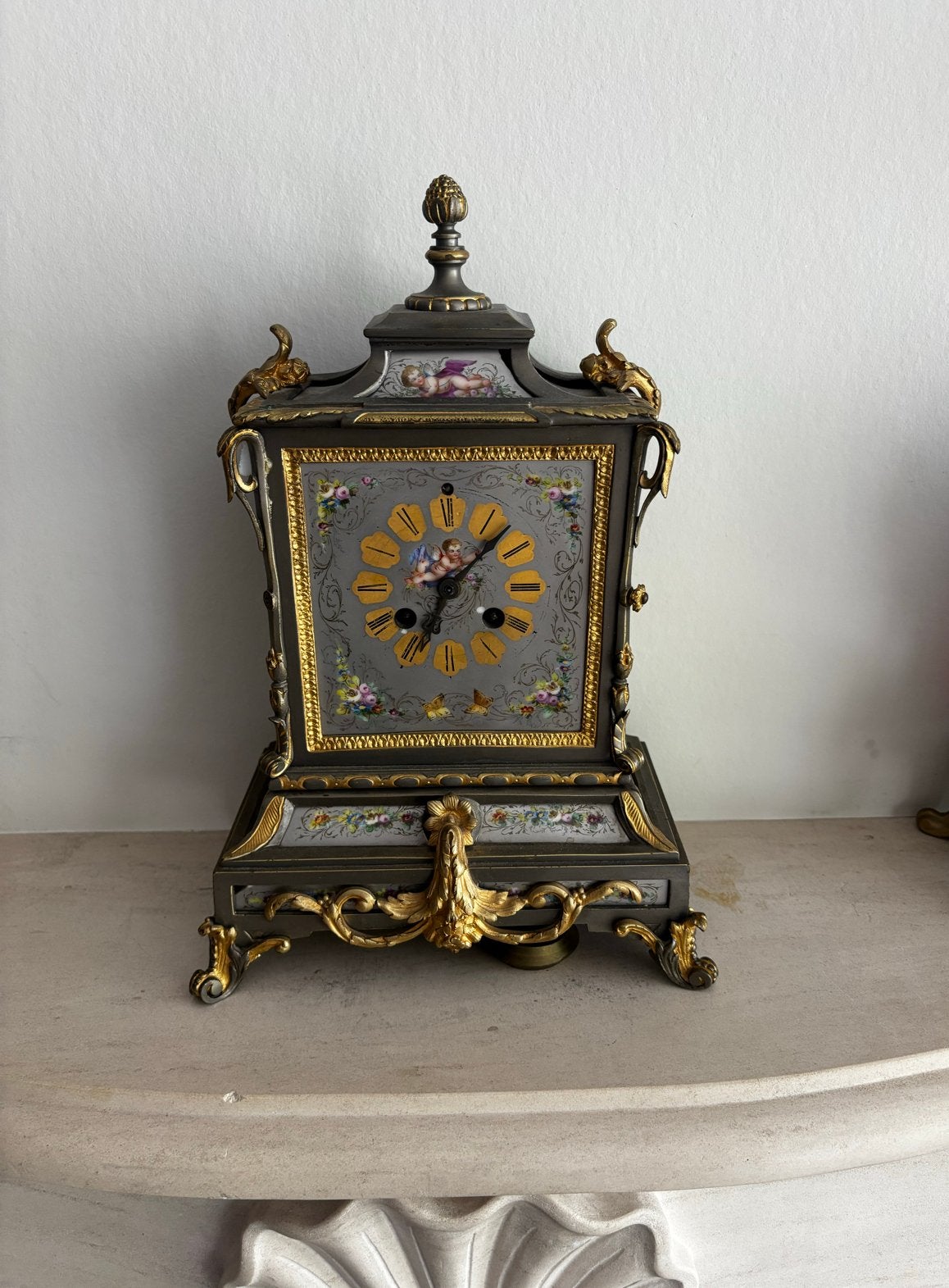 Antieke Franse pendule met emaille wijzerplaat, Ophalen