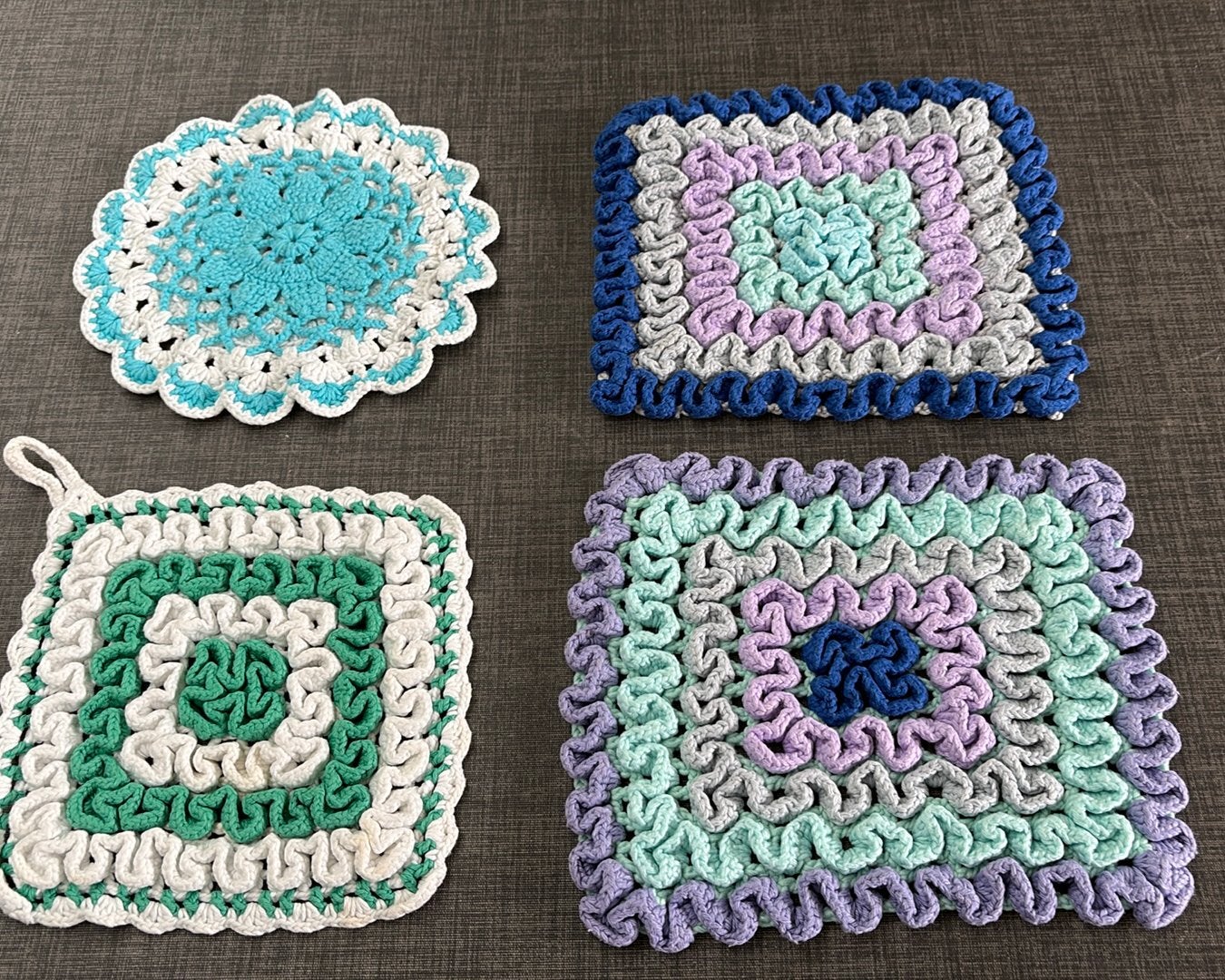 PANNENONDERZETTERS/LAPPEN HANDWERK GEHAAKT 4 stuks, Ophalen of Verzenden, Zo goed als nieuw