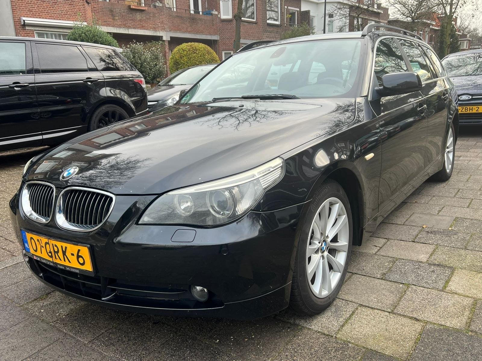 BMW 5-serie Touring 523i Executive, Auto's, BMW, Automaat, Achterwielaandrijving, 2497 cc, Zwart