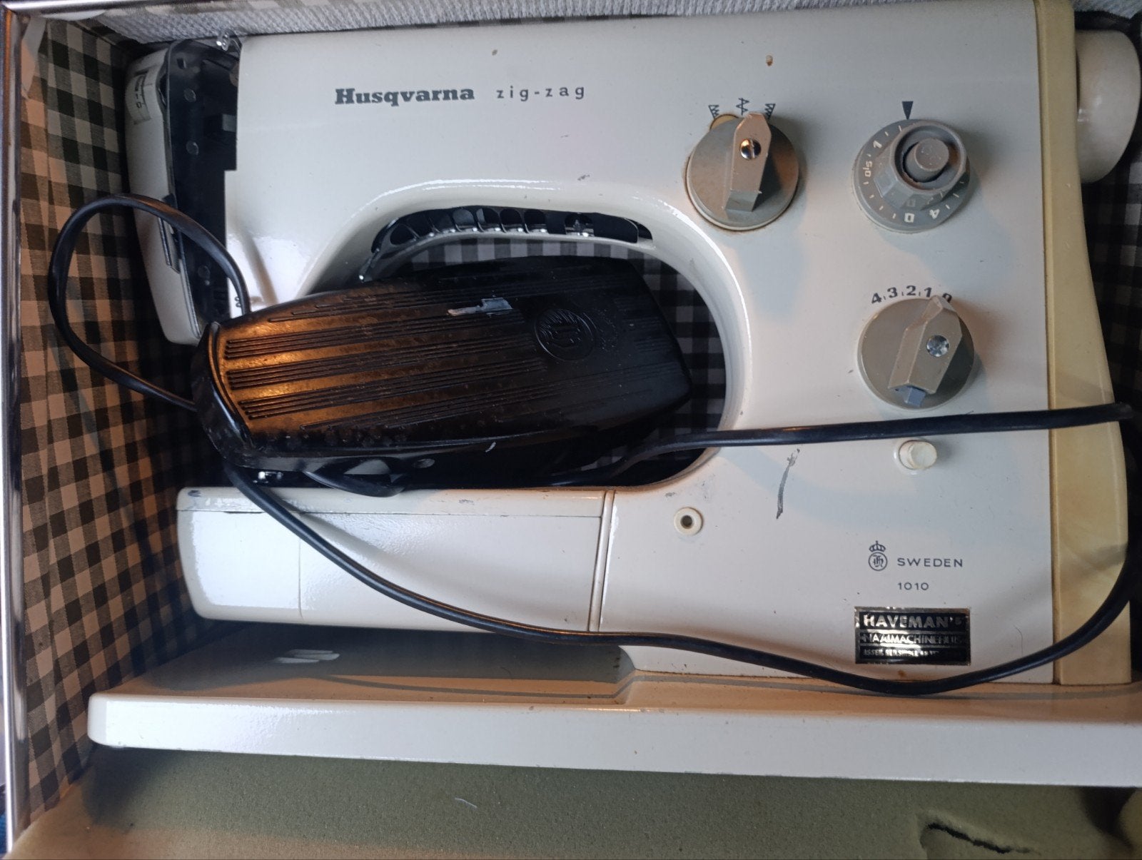 Husqvarna Zig-Zag Naaimachine 1010, Hobby en Vrije tijd, Ophalen of Verzenden, Gebruikt, Naaimachine, Husqvarna