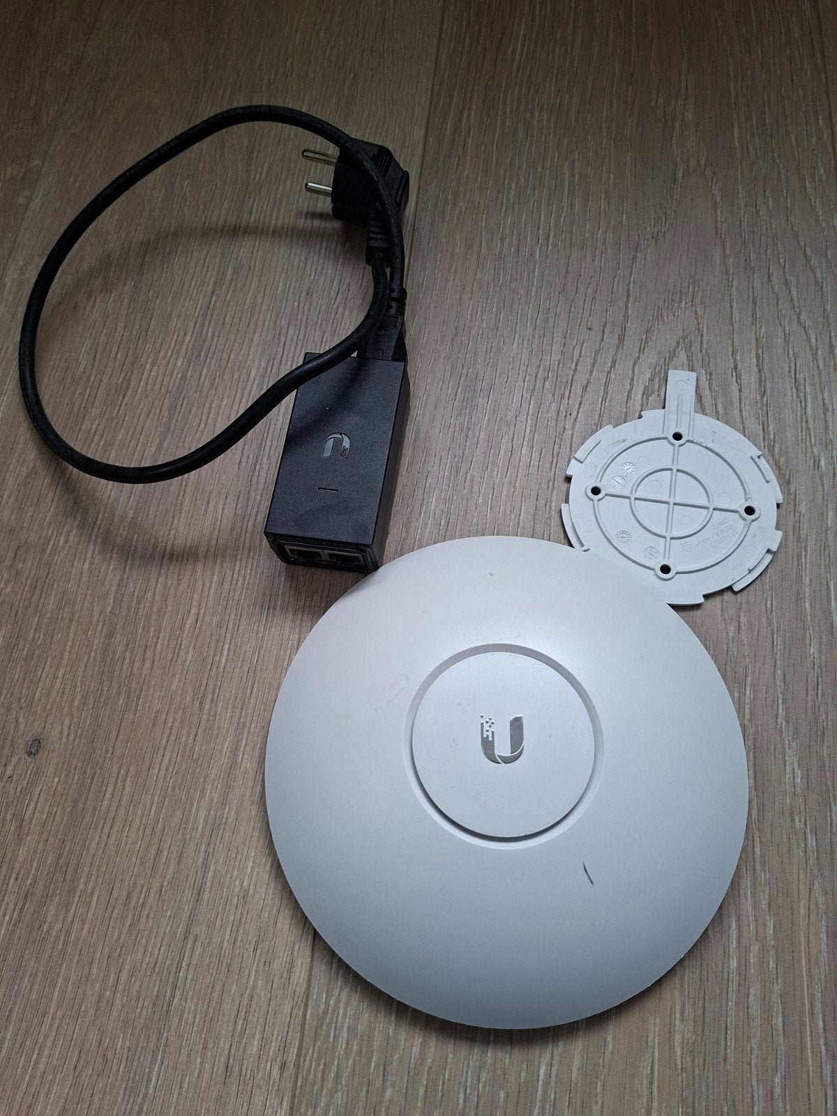 Ubiquiti UniFi  Long Range Access Point, Computers en Software, Accesspoints, Ophalen of Verzenden, Gebruikt, Ubiquiti