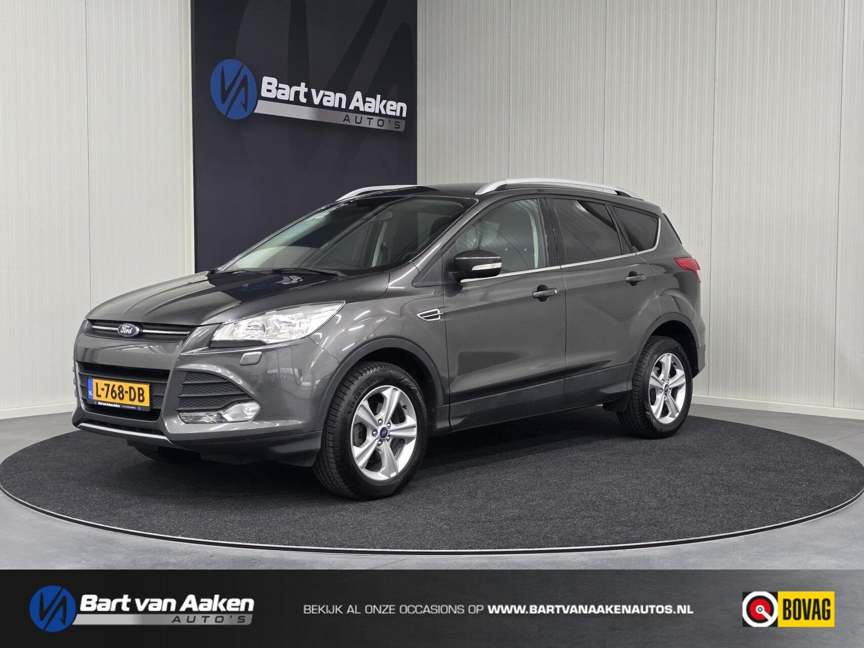 Ford Kuga 1.5i 150PK Trekhaak PDC Airco Winterpack, Auto's, Stof, 4 cilinders, Handgeschakeld, Kuga