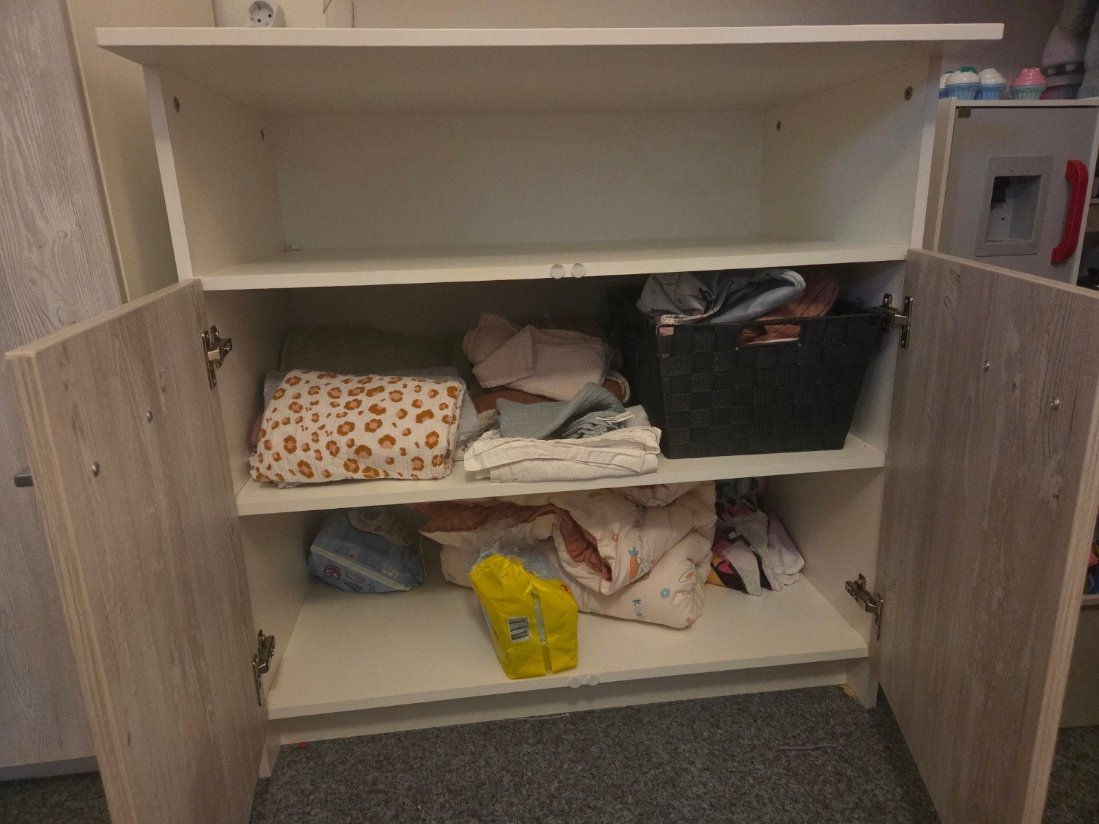 Babykamerset te koop – ledikant, commode en kledingkast, Ophalen of Verzenden, Gebruikt, Jongetje of Meisje