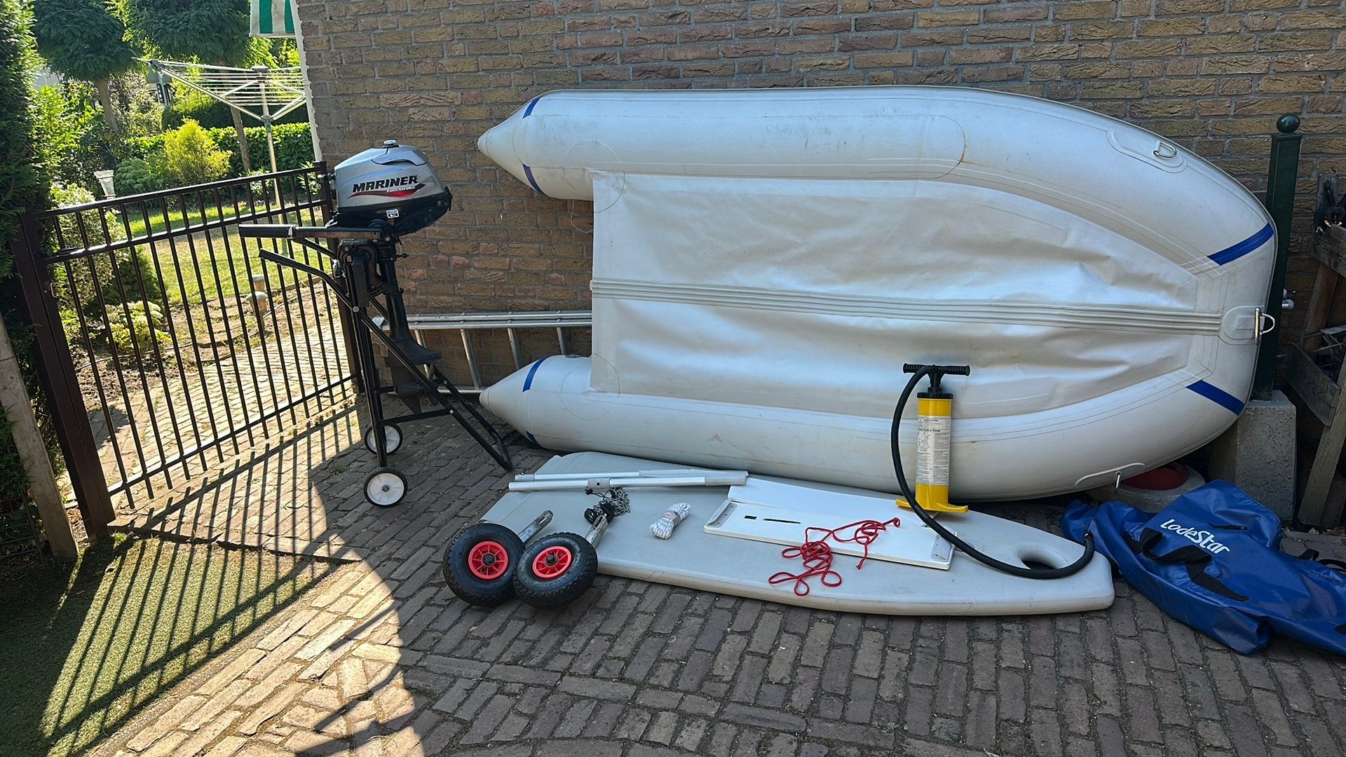 Keurige Lodestar rubberboot compleet met opklapbare wielen, Ophalen, Zo goed als nieuw