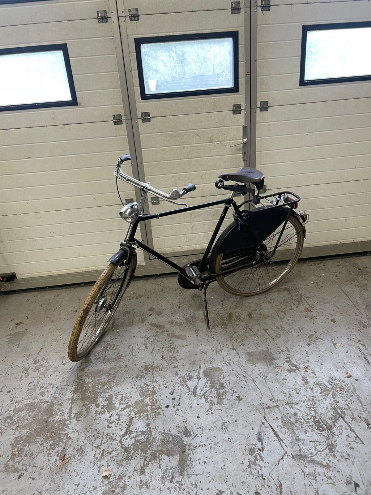 Oude fiets met remstangen, Gebruikt, Velgrem, Versnellingen, Ophalen