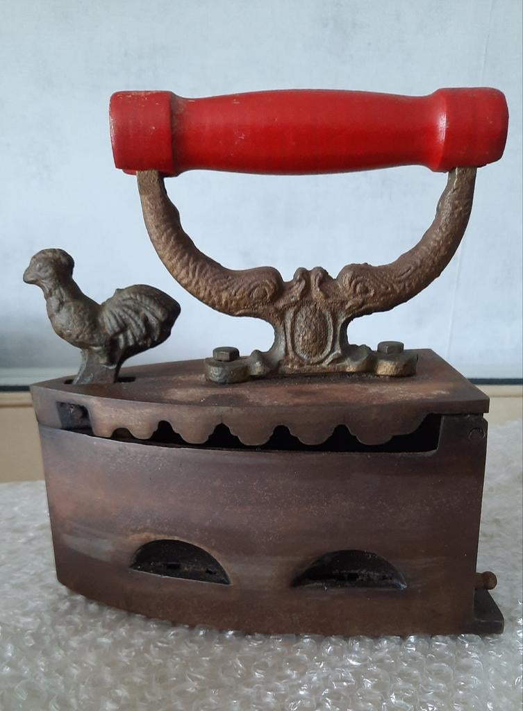 Gietijzeren kooltjes strijkbout, Antiek en Kunst, Antiek | Gereedschap en Instrumenten, Ophalen