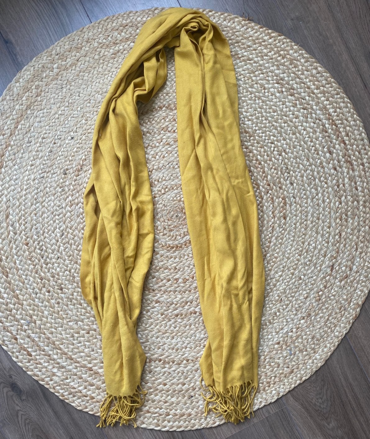 Sjaal okergeel, Kleding | Dames, Ophalen of Verzenden, Gedragen, Sjaal