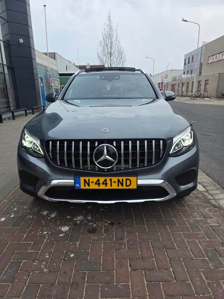 Mercedes-Benz GLC 350 e Plug-in Hybrid 327pk 4MATIC, Auto's, Automaat, Lichtsensor, Zwart, 4 cilinders