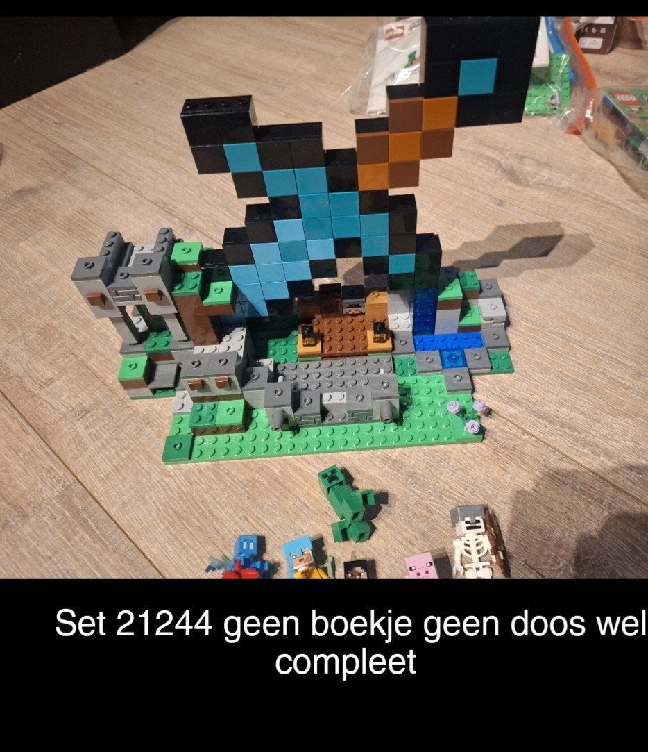 Lego Minecraft  21244 - Compleet, Minecraft, Lego, Ophalen of Verzenden, Zo goed als nieuw