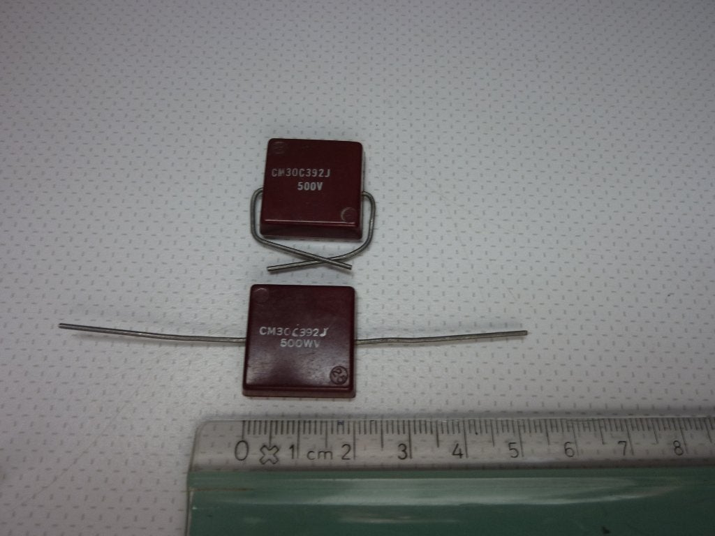 2 st. Zilvermica condensator El Menco 3900 pF 500V 5%, Ophalen of Verzenden, Nieuw