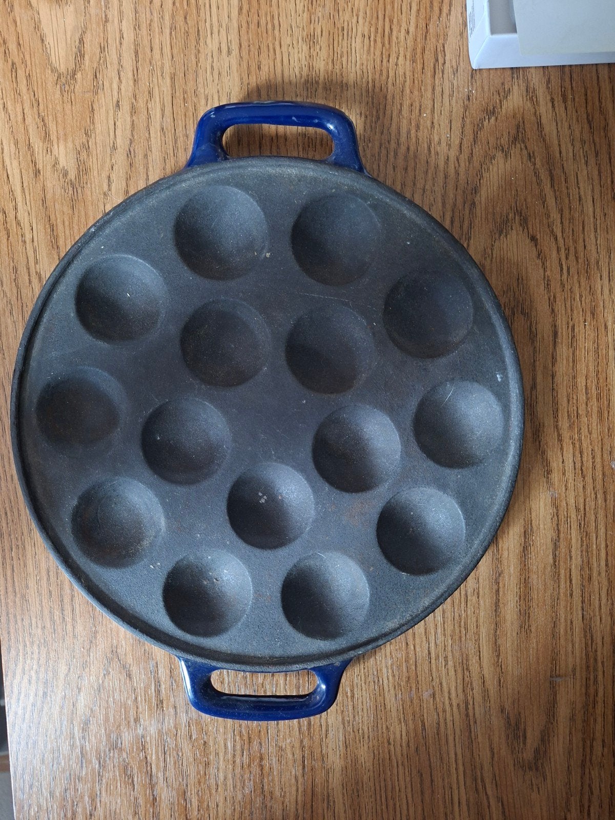 Gietijzeren poffertjespan met blauwe handvatten, Ophalen, Gebruikt