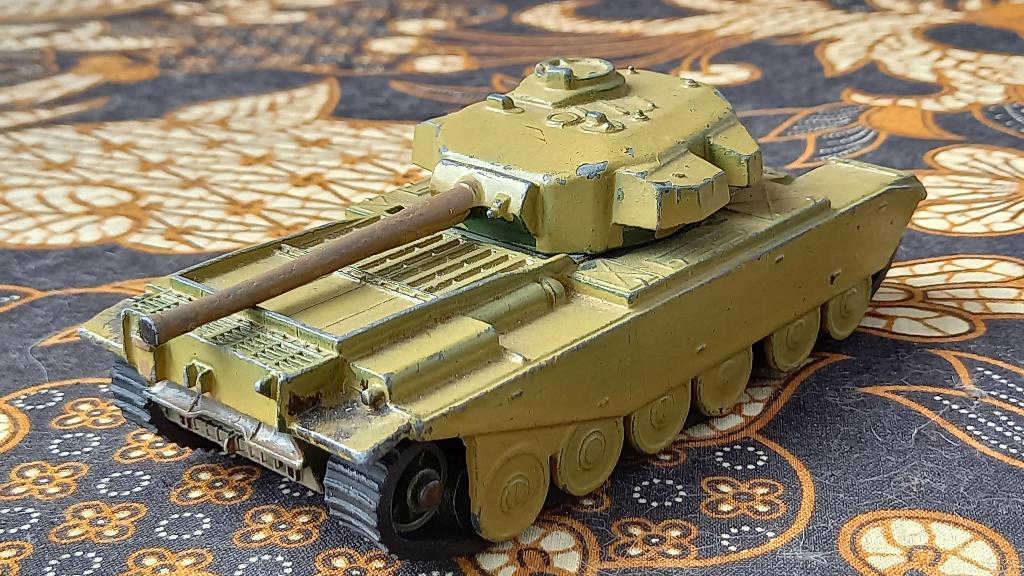 Centurion tank oud militaria model Dinky Toys 651 13,5 cm., Ophalen of Verzenden