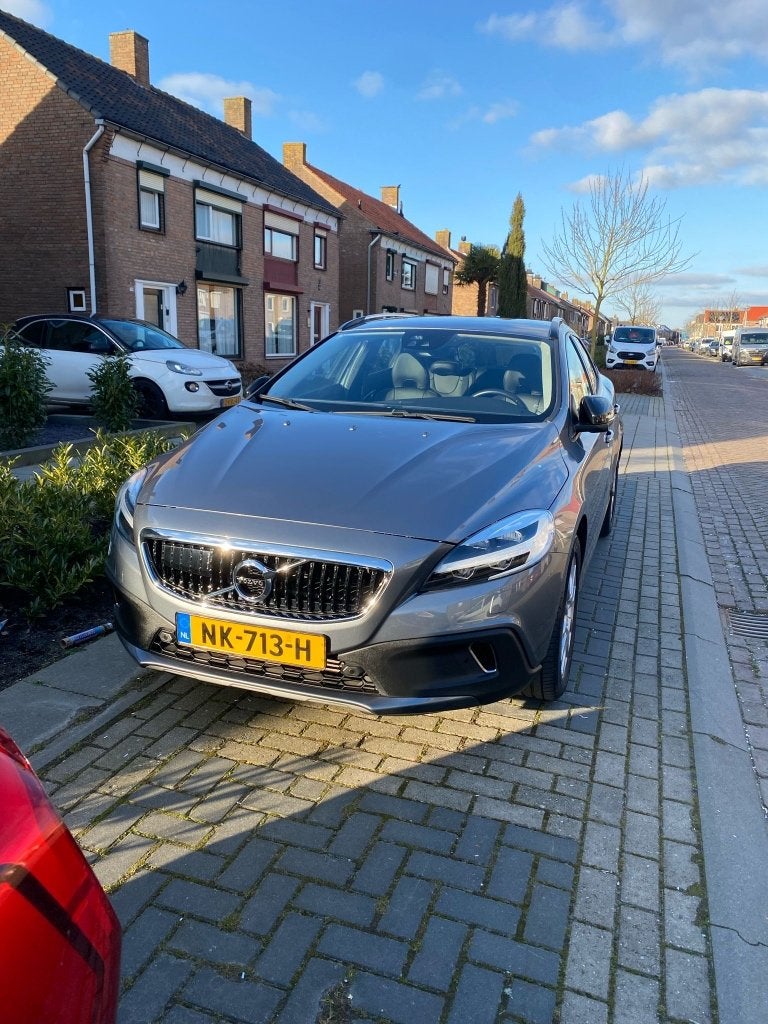 Volvo V40 Cross Country 1.5 T3 152PK Geartronic 2017 Grijs, Auto's, 1498 cc, Zwart, 700 kg, 152 pk