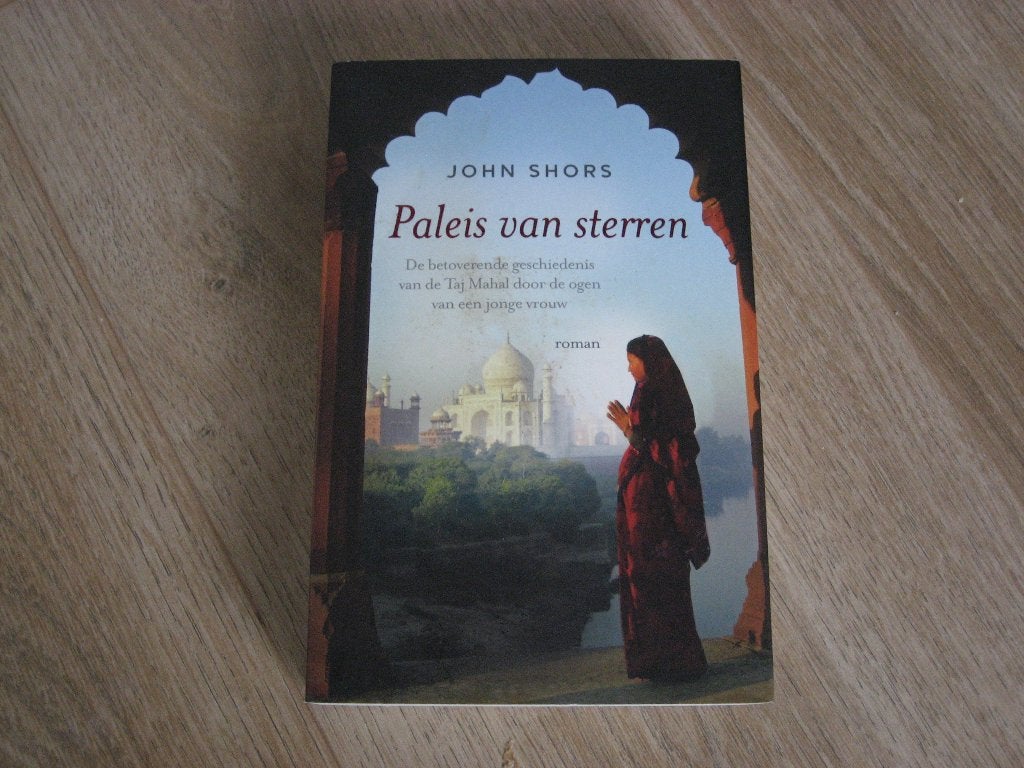 Paleis van sterren – John Shors, Boeken, Ophalen of Verzenden, Gelezen, John Shors
