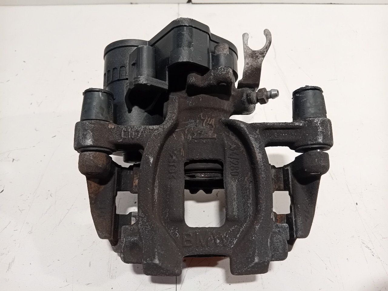 Remklauw rechts achter BMW 1 serie, Auto-onderdelen, Onderdelen@venauto.nl, Van der Ven Autorecycling B.V., Gebruikt, Ettenseweg 76, 4706 PB Roosendaal, The Netherlands