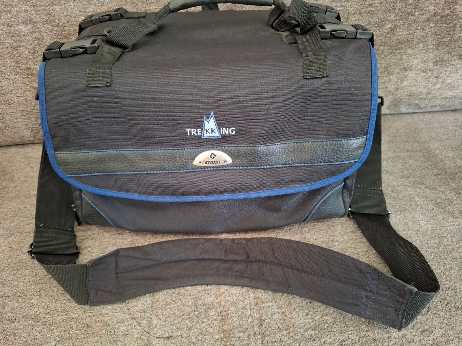 Samsonite Trekking 170 cameratas, Gebruikt, Samsonite, Zwart, Schoudertas