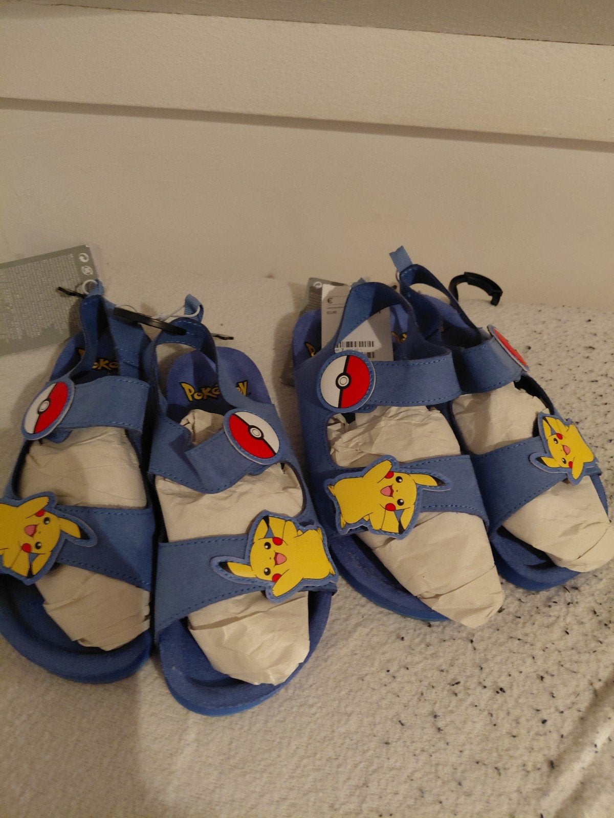 Nieuwe H&M Pokémon Pikachu sandalen mt 31, Kinderen en Baby's, Kinderkleding | Schoenen en Sokken, Jongen of Meisje, H&M, Schoenen