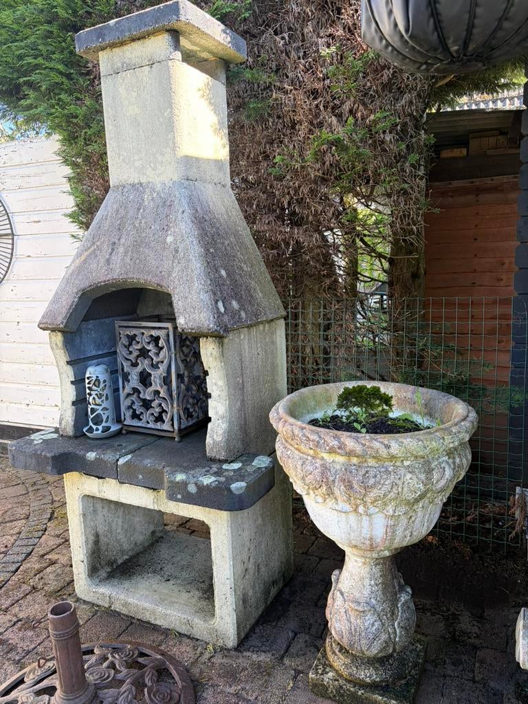 Betonnen tuinvaas met waterafvoer 80 cm hoog, Ophalen, Gebruikt