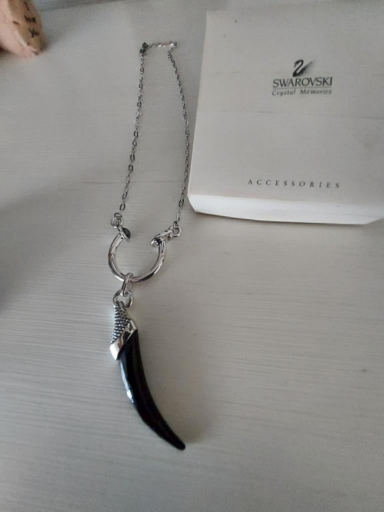 Swarovski ketting met zwarte hanger, Sieraden, Tassen en Uiterlijk, Kettingen, Overige materialen, Zwart, Ophalen of Verzenden