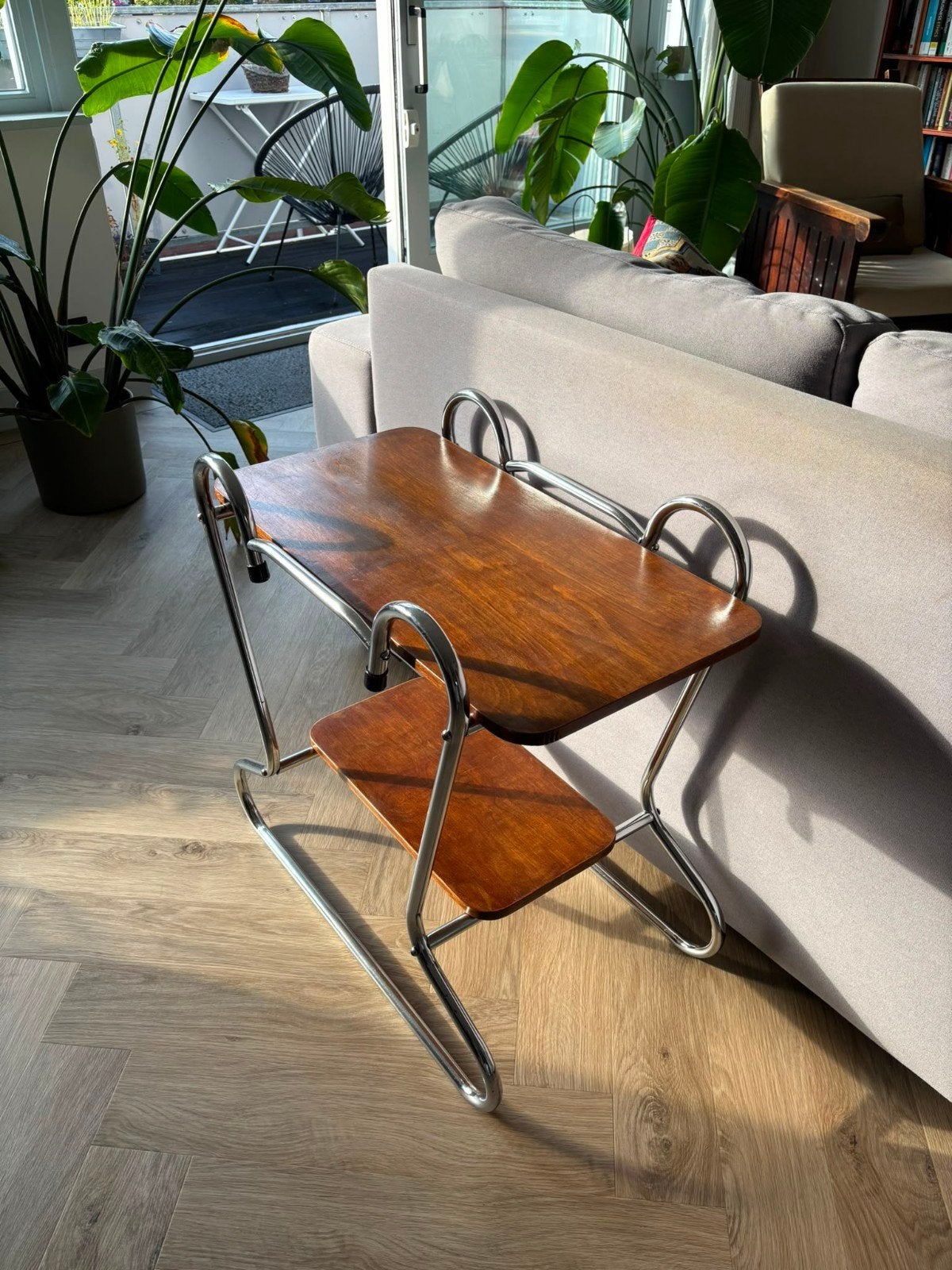 Vintage bijzet tafel Bauhaus Mid-century Modern, Ophalen, 55 tot 75 cm, Zo goed als nieuw, 60 cm of meer