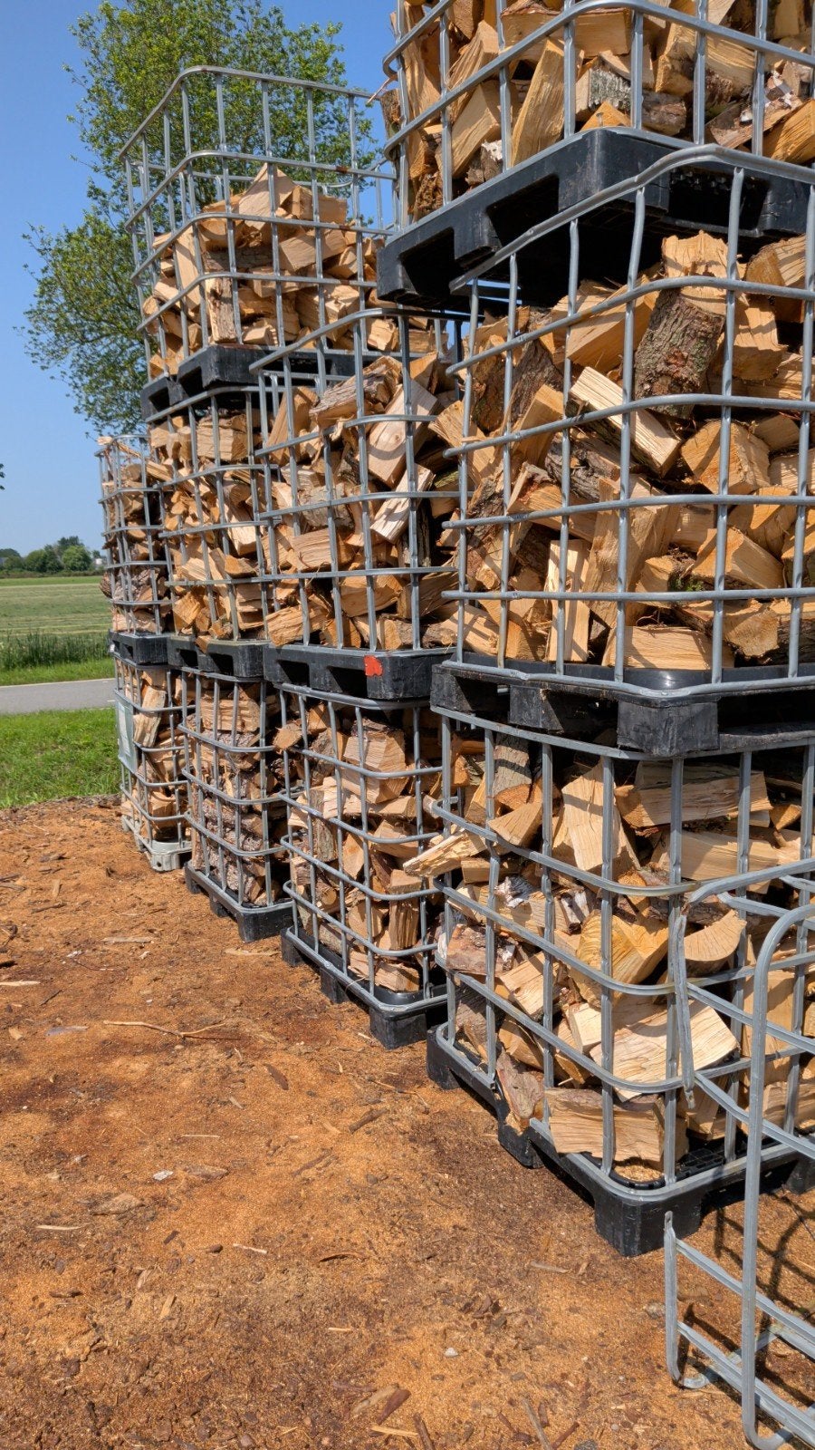 €75 per kuub mix van wilg berk populier conifeer droog hout, Tuin en Terras, 6 m³ of meer, Ophalen, Blokken