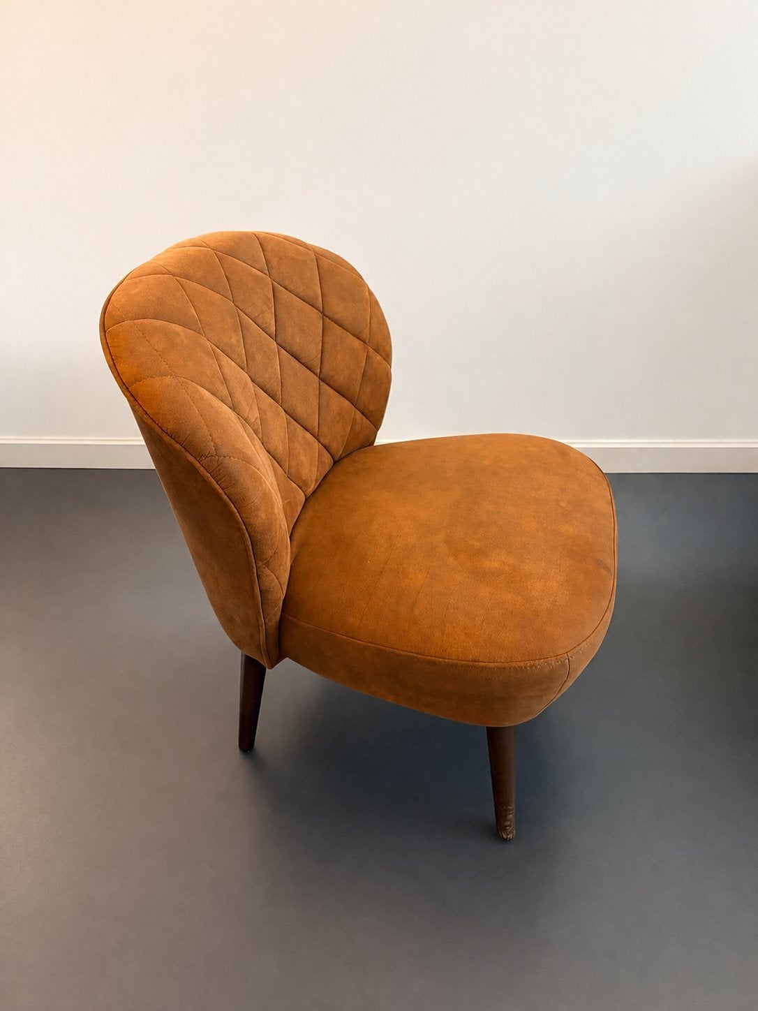 Set van 2. Fauteuil / kuipstoel cognac kleurig, Ophalen, Overige materialen, 75 tot 100 cm, Zo goed als nieuw