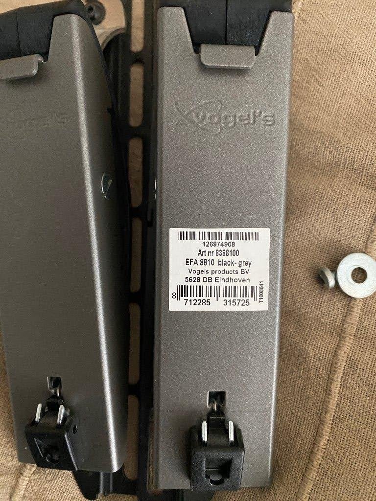 Vogels EFA 8810 Muurbeugel voor TV - Zwart/Grijs, Ophalen of Verzenden, Gebruikt