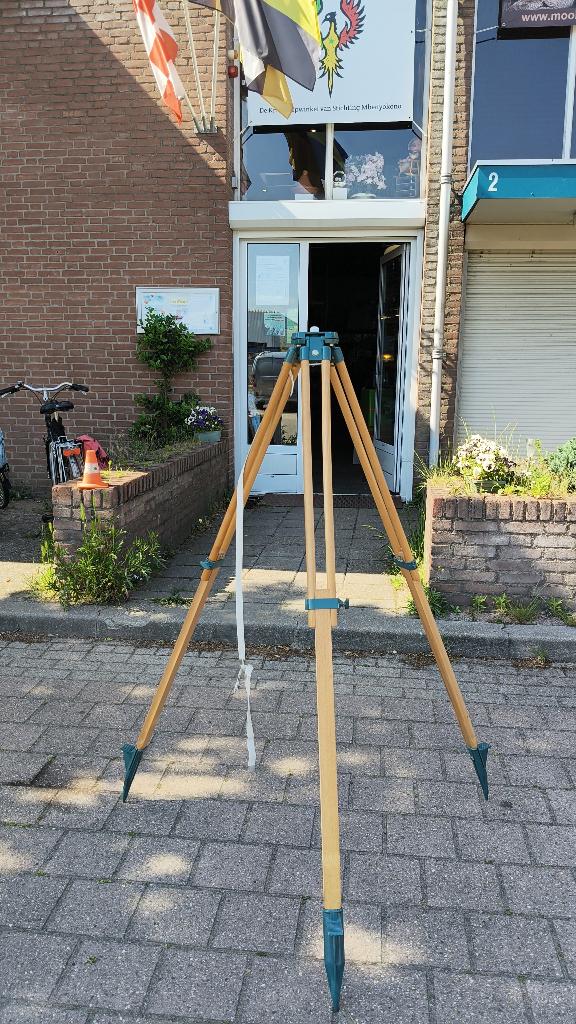 Uitschuifbaar houten landmeetstatief 1m-1m58, Ophalen, Gebruikt, Toebehoren