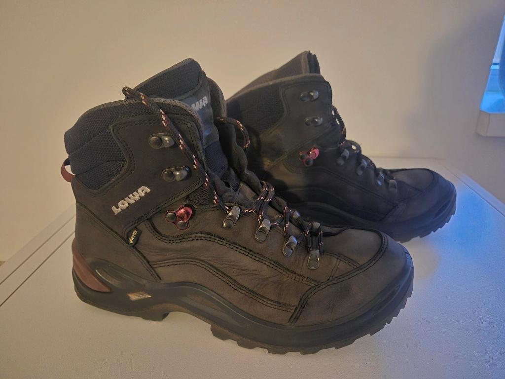 Wandelschoenen Lowa Renegade gtx mid dames maat 40, Sport en Fitness, Bergsport en Wandelen, Ophalen of Verzenden, Gebruikt, Schoenen