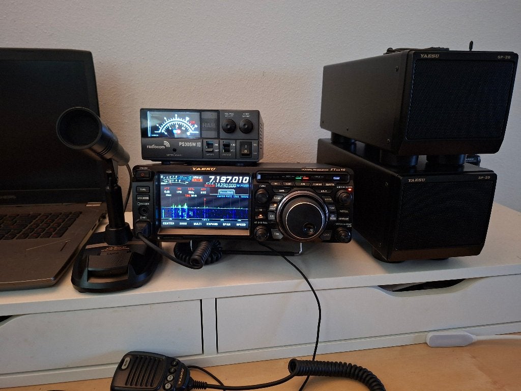 Te Koop: Yaesu FTDX-10, SP-20 en M-70., Telecommunicatie, Ophalen, Zo goed als nieuw, Zender en Ontvanger