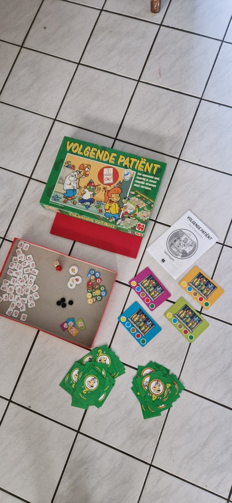 Volgende Patiënt Bordspel - Strategisch Virusspel, Drie of vier spelers, Ophalen of Verzenden, Zo goed als nieuw, Jumbo