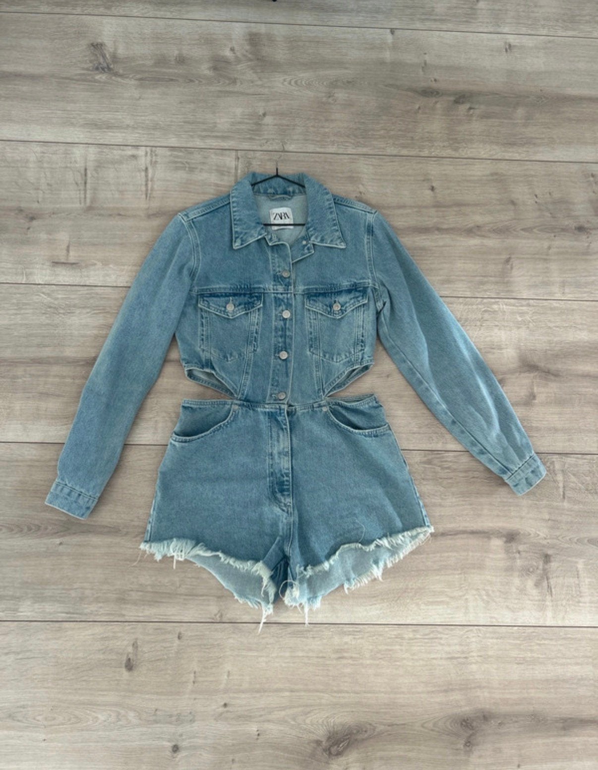 Zara denim playsuit met cut-outs - Maat 40, Kleding | Dames, Jumpsuits, Ophalen of Verzenden, Nieuw, Maat 38/40 (M), Blauw
