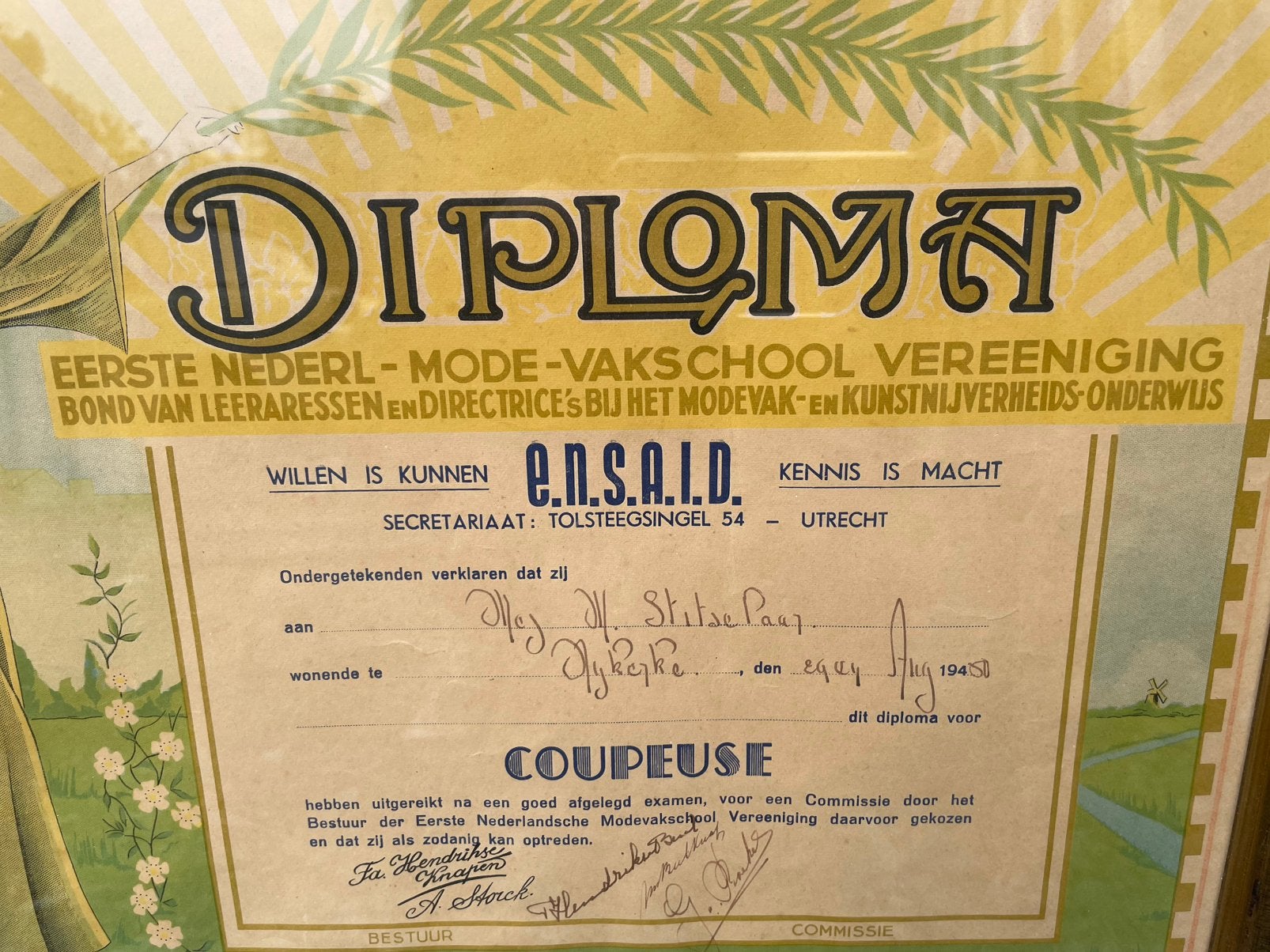 Diploma mode-vakschool / coupeuse / naaister, Ophalen