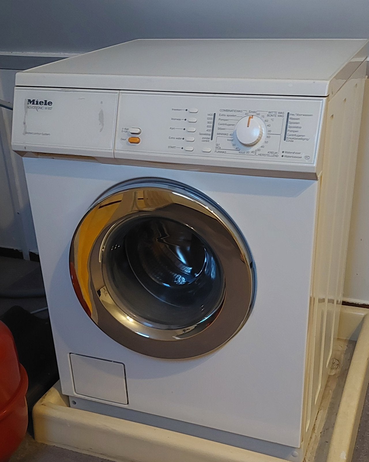 Miele wasmachine te koop, Ophalen, 1200 tot 1600 toeren, Gebruikt, Voorlader