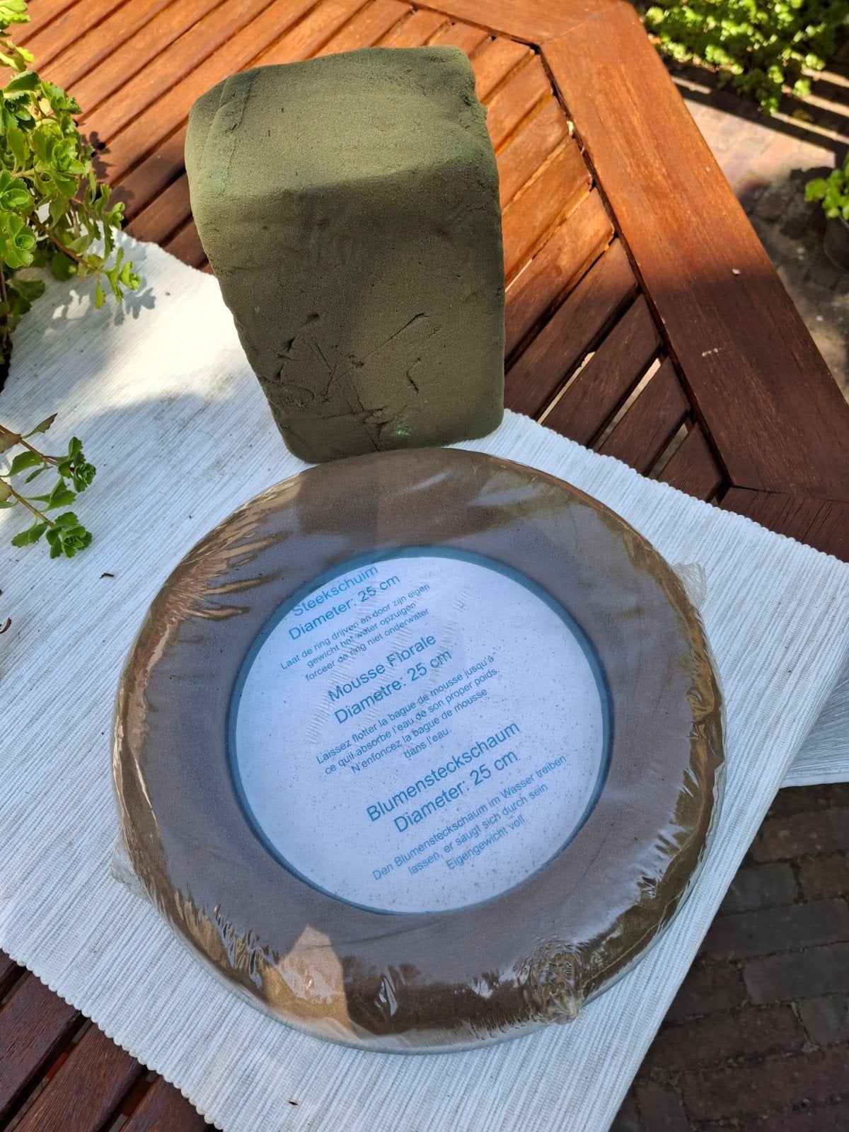blok oase/insteekschuim +krans gratis !, Gebruikt, Groen, Overige typen, Overige materialen