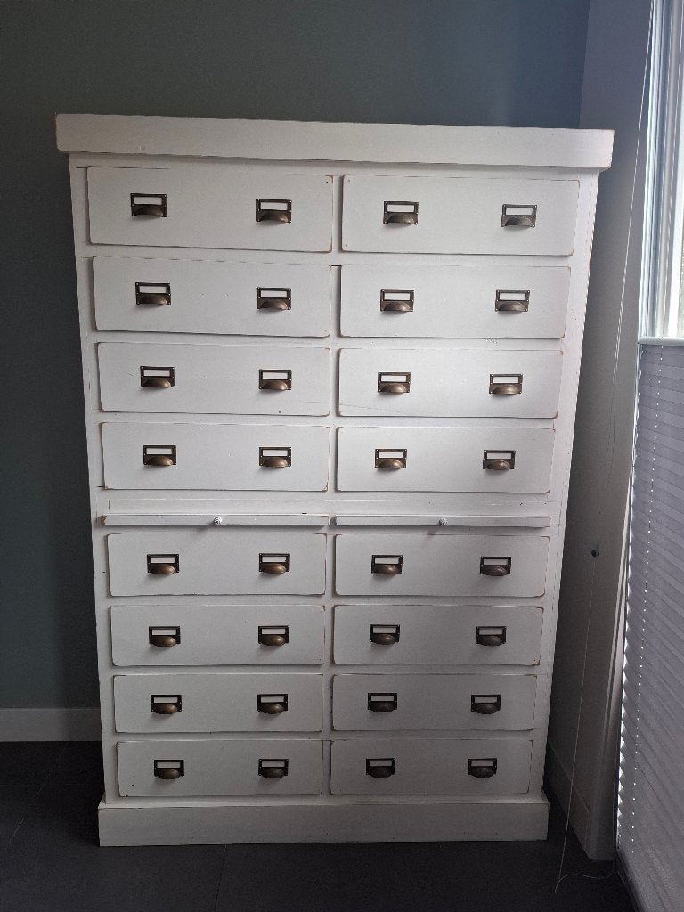 Grote vintage winkelkast / fourniturenkast met uittrekbladen, Antiek en Kunst, Ophalen