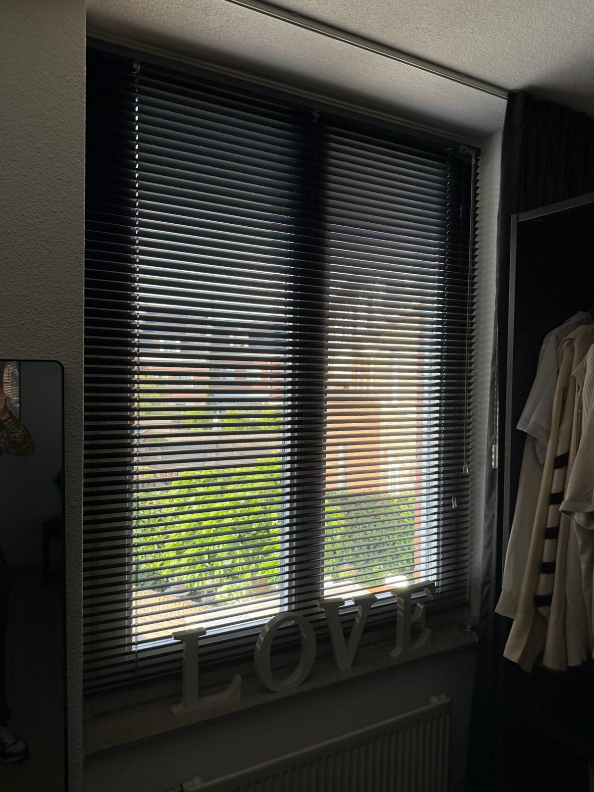 Zwarte aluminium jaloezië 100% werkend 120 x 160cm., Huis en Inrichting, Stoffering | Gordijnen en Lamellen, Ophalen