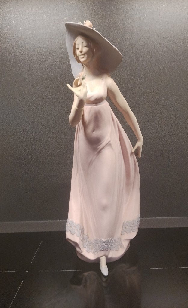REX porselein biscuit - Elegante Dame (37cm.), Ophalen of Verzenden