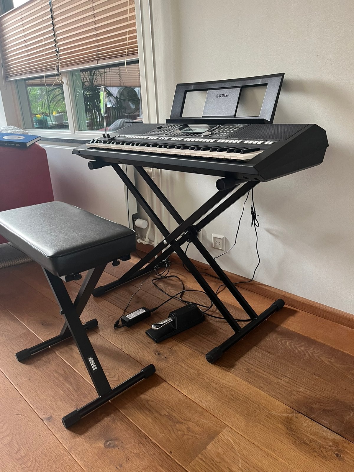 Yamaha PSR-S975 Keyboard + Yamaha FC4A Pedal + Original Box, Ophalen, Zo goed als nieuw, 61 toetsen, Yamaha